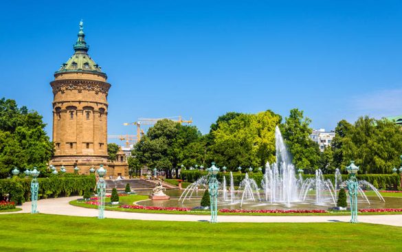Fontanna i wieża ciśnień w Mannheim
